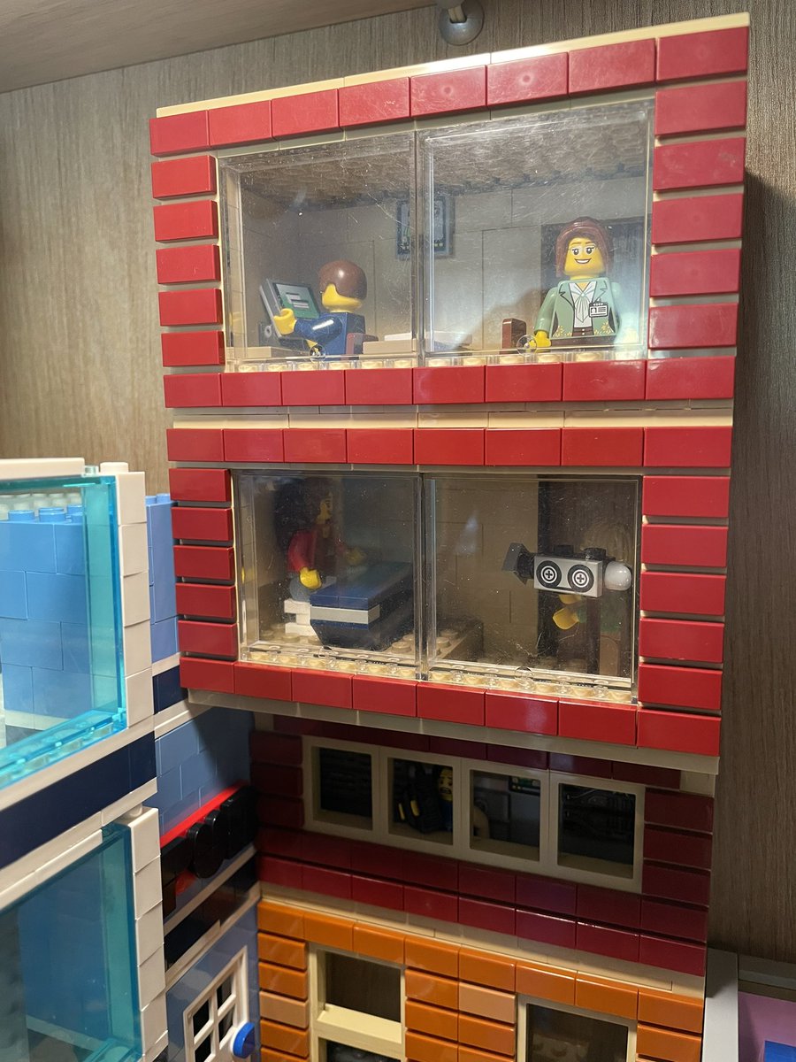 marcolego2's tweet image. #lego TV tower is starting to get populated with more and more details