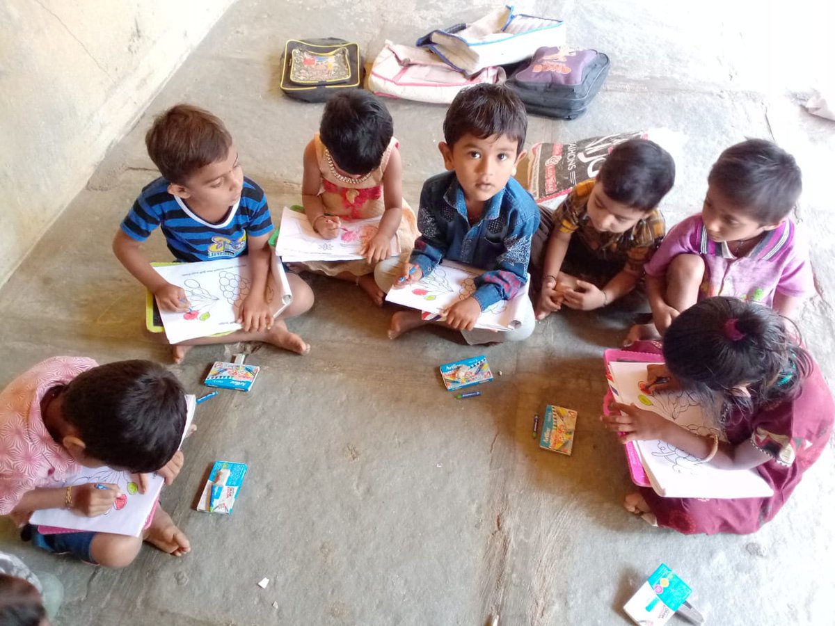 WCDWARANGALR's tweet photo. Anganwadi Teacher's stimulating environment around children to improve holistic development of a child. 
@SmitaSabharwal
@Collector_WGL 
@MinistryWCD 
@MinistryWCD 
@EduMinOfIndia 
@smritiirani 
@ArooriRamesh 
@DayakarRao2019 
@PSRNSPT https://t.co/1YCSef5z3m