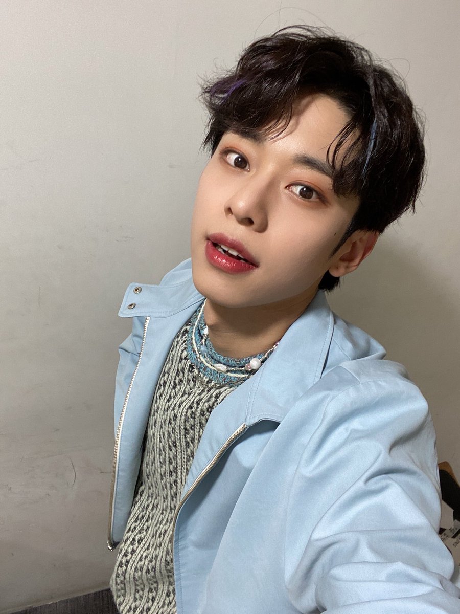ABTEEZFILES's tweet photo. KIM DONGHYUN FROM AB6IX https://t.co/d3O7w9ME5b