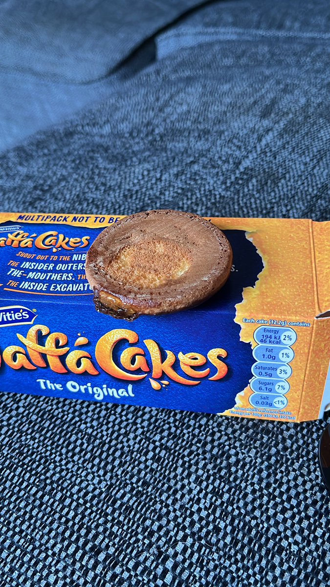 The_Cake_EZ's tweet photo. I’ve been eating @jaffacakes for years and I’ve never seen one quite like this before 🤭

I think someone might’ve been half asleep when this happened 😴😴 https://t.co/h1XyjPGyHx