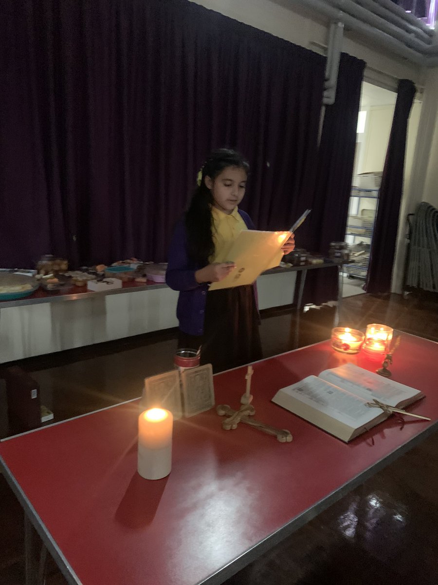 MissAliLHS's tweet photo. Take a look at these year 5’s reciting some fantastic poetry at their poetry séance.                                          #NationalPoetryDay2021 @MrsMakinsonLHS @MissBanksLHS @HeadLHS https://t.co/BLjBUjFgiQ