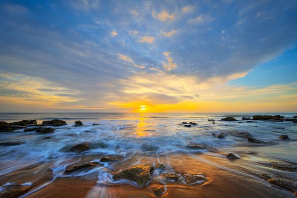 SteveHammActor's tweet photo. Good Friday morning
The weekend countdown is on
Hope you’ve had a great week
Have an amazing day 🙌
#fridaymorning #fridayfeelng #fridayvibes #sunrise #positivemindset #makeithappen #nevergiveup https://t.co/ma7OtcfyO3