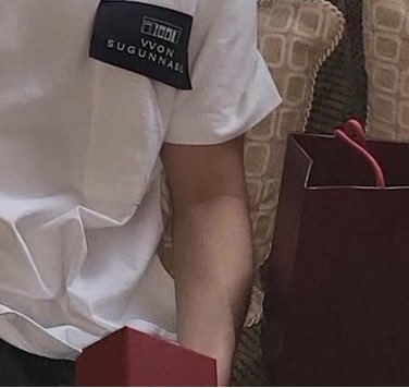aommmjkndnosw's tweet photo. ทรงกล่องได้อยู่🥲 #คีมีโนโต๊ะ https://t.co/miKHlwXBNx