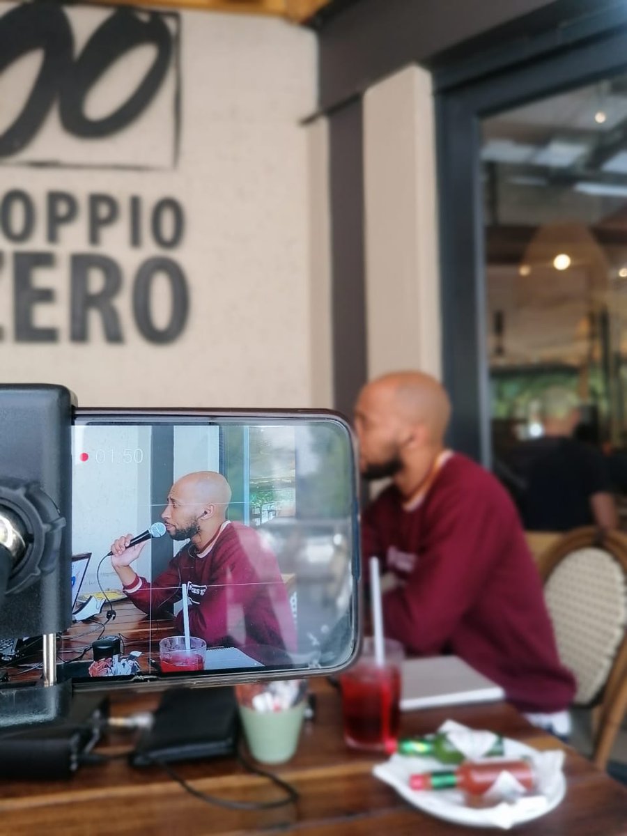 BrunoNonkonyane's tweet photo. The conversaters conversating. You can catch us every Thursday on #randomconversationswith @grevonj on #thegiveandtakeshow
@RadioBopSA
#weareradiobop https://t.co/0874C8vQi5