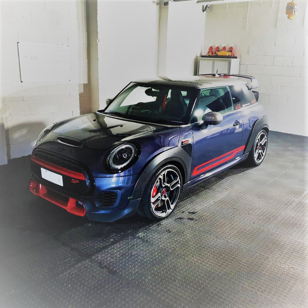 DuramatUK's tweet photo. #GarageFloor Tiles Slim PVC Vinyl Flooring DURASTUD (Black)

Thanks for the pic @blackbeardsdetailing

https://t.co/KTIZ0Lx8IH

#duramat #floor #flooringideas #motor #gym #homegym #racing #garagegym #garagegoals #garagelife #garage #garageflooring #garagefloors https://t.co/4vWI2CbRDK
