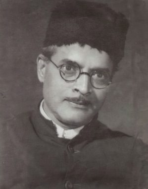 Kalnirnay's tweet photo. प्रख्यात मराठी संवादिनी वादक, संगीत रचनाकार, नट व साहित्यिक गोविंदराव सदाशिव टेंबे यांना पुण्यतिथीदिनी विनम्र वंदन!
.
.
#Kalnirnay #GovindraoTembe #कालनिर्णय #HarmoniumPlayer #StageActor #MusicComposer https://t.co/QKdpy9vrpC