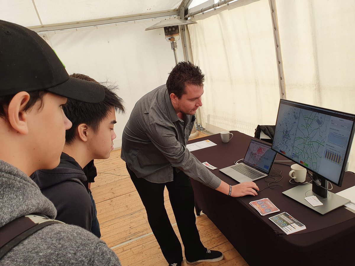 InnoConnect_net's tweet photo. Last week, together with #RoadTwin, we presented our Pilsen mobility maps to many students and other visitors of #InovujemePlzen innovation festival. It's always encouraging to get positive feedback on our work! Check the maps at https://t.co/ydzTNAYWoh @DuetH2020 @smartcityplzen https://t.co/ya5BM07jL6