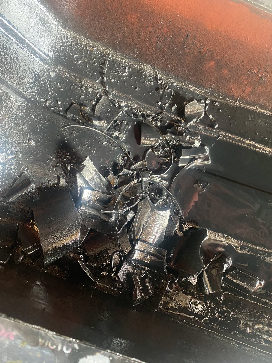 rhonfarm's tweet photo. When you remove the oil pan and you know exactly why the engine hammers lol #caselove https://t.co/kbGh4bBwrg