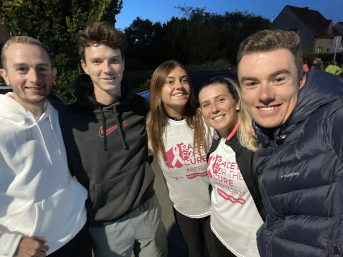 marie_jacqmin's tweet photo. Hier soir, belle solidarité pour la lutte contre le cancer du sein. Merci pour votre participation et pour vos dons. Ensemble, on est plus fort 💗🎀 #rftc2021 #OctobreRose https://t.co/1HKG32uppx