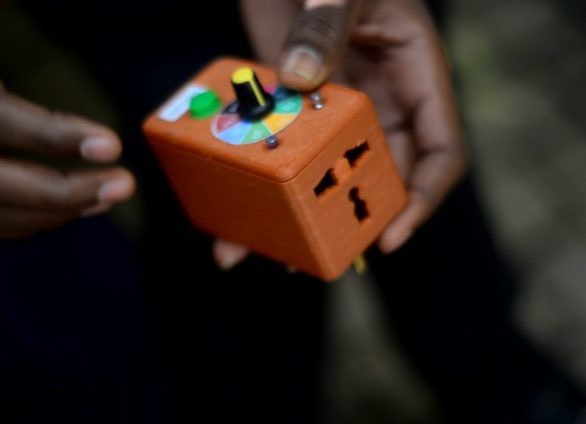 theMichaelABUAH's tweet photo. #FromKNUST 

Two of our very own have designed a time-based energy-saving socket adapter for electric pressing iron. This innovation has the ability to turn off the pressing iron after a predetermined time, set by the user, elapses. 

Kudos to Peter Azure and Kenneth Akanbodiipo. https://t.co/BCI4MDvKLr