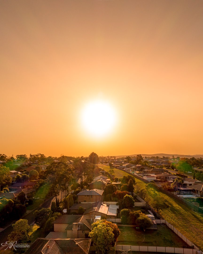 AnnaRphotos's tweet photo. Backyard drone shot because #lockdownaustralia https://t.co/nb59JLyY30