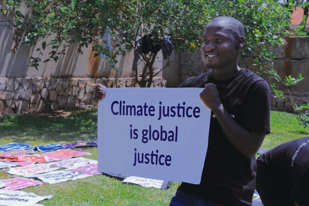 mightydestinizo's tweet photo. Climate Justice is a global justice and we are left with less time we need to #UprootTheSystem #ActOnClimate #ActNow #ClimateEmergency #ClimateAction #MindTheGap
#FridaysForFuture https://t.co/qGRHr7sFhc
