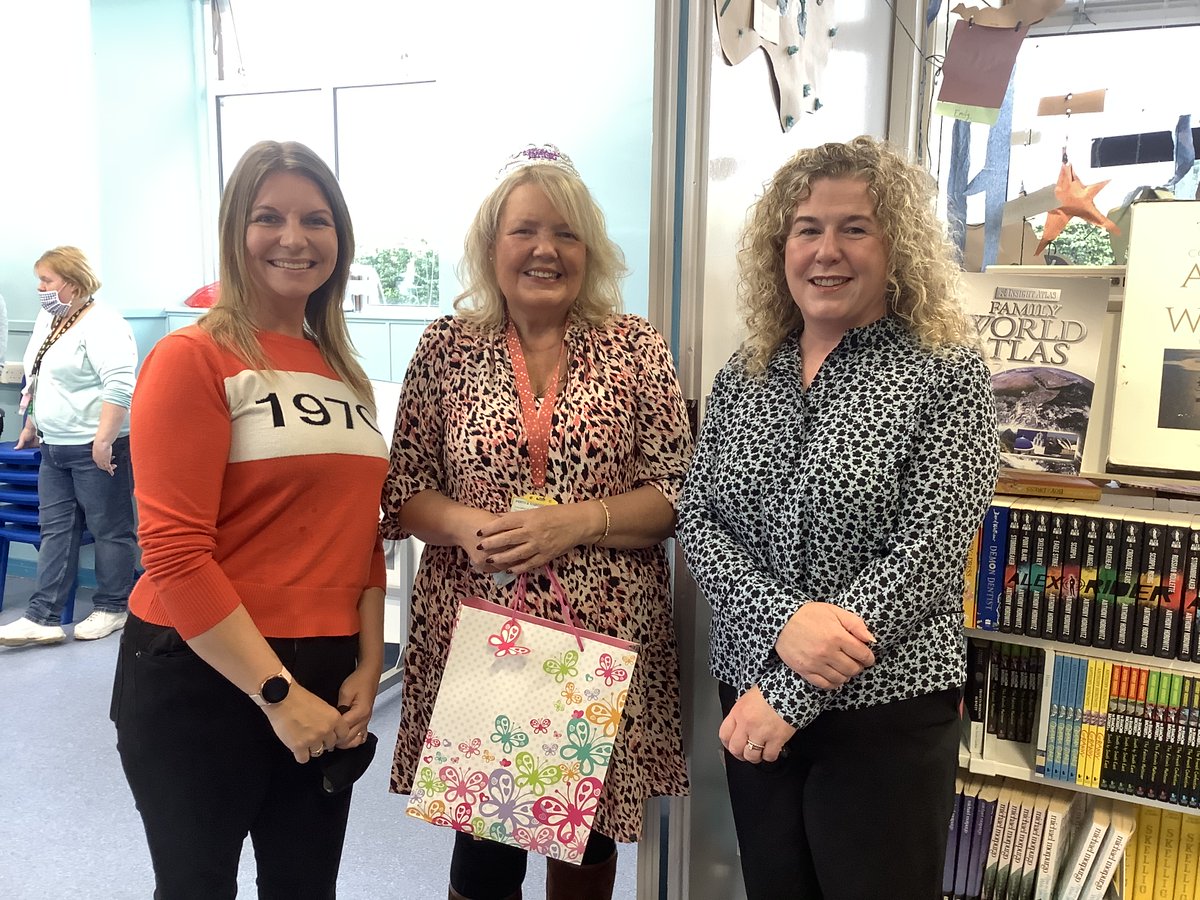 BalbeggiePS's tweet photo. Balbeggie PS and reps from Parent Council say a fond goodbye to Head Teacher Linda Stewart and wish her well in her retirement. @PKCEducation #balbeggie #headteacherretires #fondfarewell #timetorelax #thanksforeverything #perthandkinross https://t.co/5CtBEOgq9r