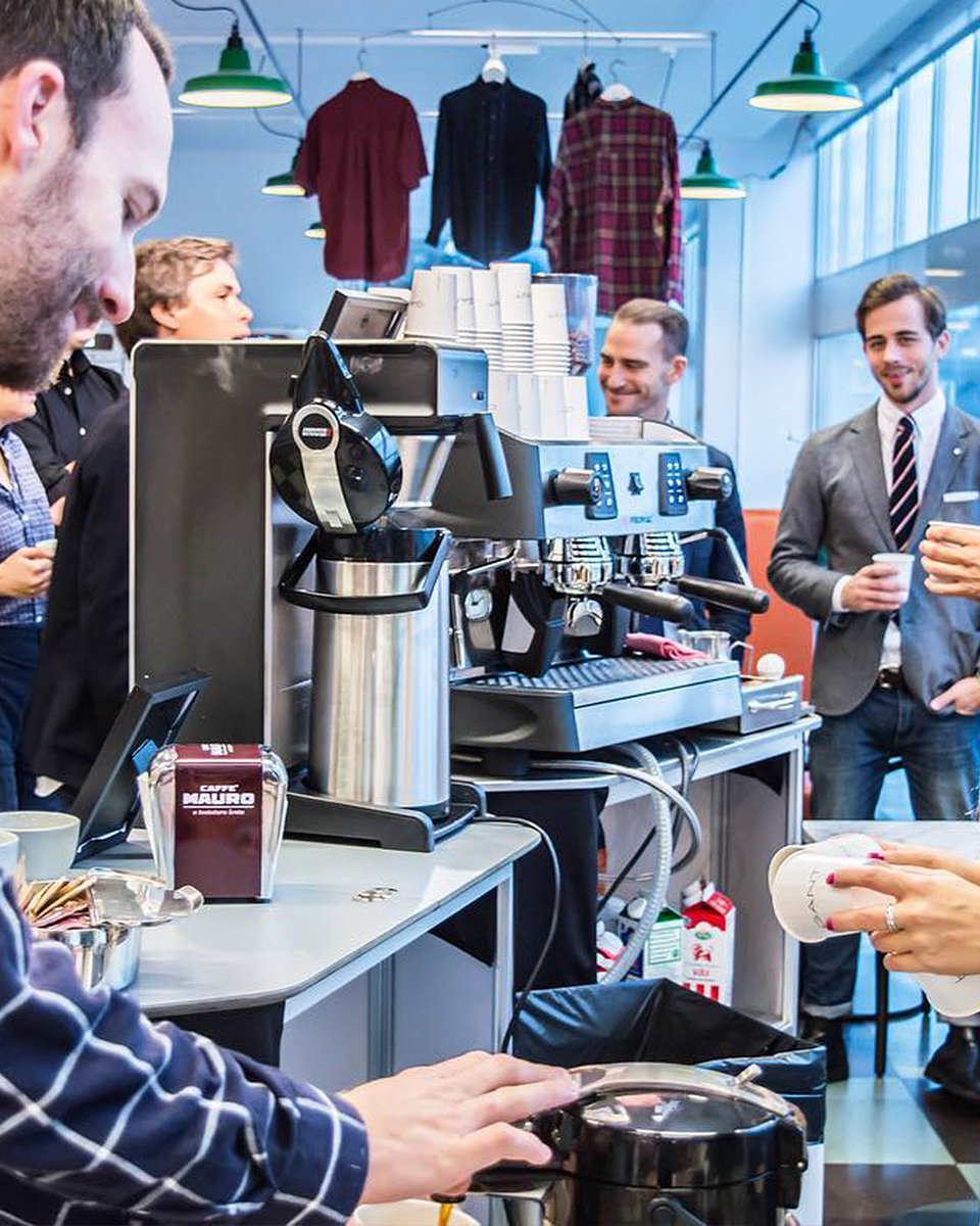 bravilorbonamat's tweet photo. During a meeting it’s very handy to have a lot of coffee to your disposal. ☕ The TH is therefore a perfect fit. 😉
 
Check out the TH here ➡ https://t.co/DIYMmkHCF3

#coffee #meeting #perfect #clothes #happy #business #BravilorBonamat https://t.co/h0mmc3YTFQ