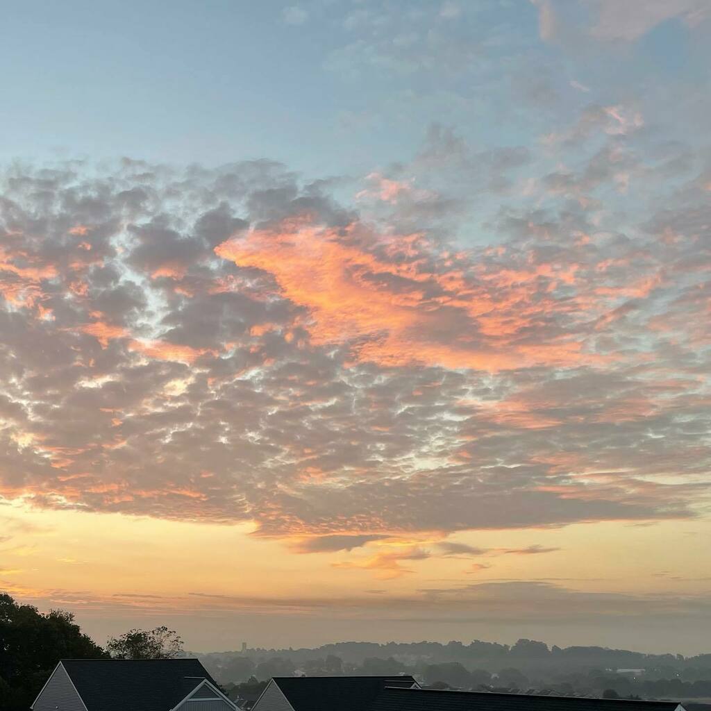 zeager's tweet photo. “God’s glory is on tour in the skies, God-craft on exhibit across the horizon. Madame Day holds classes every morning, Professor Night lectures each evening.”
Psalm 19:1-2 MSG https://t.co/ghWQtFUafL https://t.co/NfNaOFPD7B