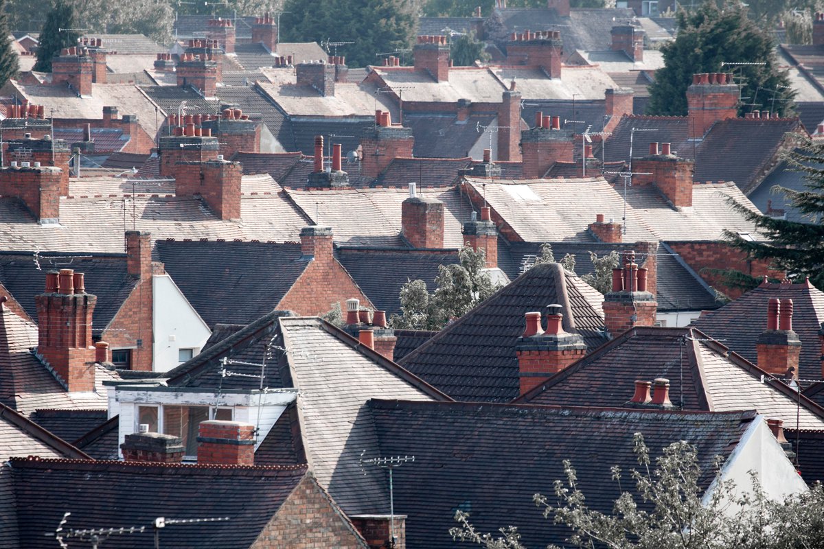 What are ‘risks’ when it comes to buying a home?

There are a number of hidden factors which could pose a risk to your home- causing higher insurance premiums or even lowering the chance of you securing a mortgage.

Flooding, subsidence and planning can all pose potential risks.