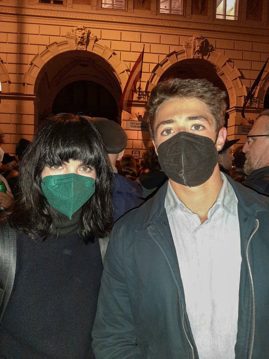 Gestern bei der Demo haben auch wir lautstark den Rücktritt von Kurz gefordert 🗣️📣
#verdelaut #bastibaba