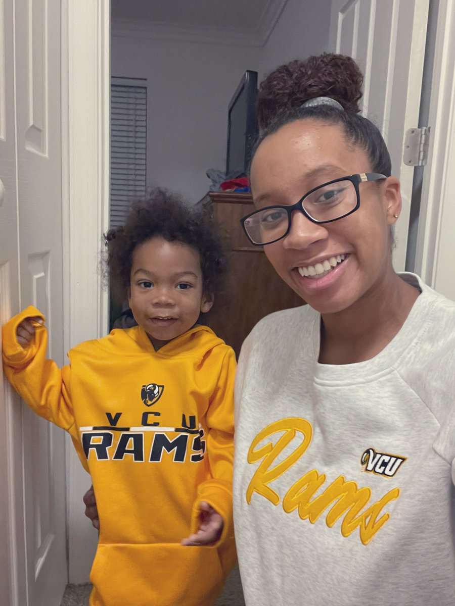 DestiniBraxton's tweet image. Go Rams💛🖤 @Momademia @vcusoe #momlife #phdlife #FirstGenDocs #GoRams