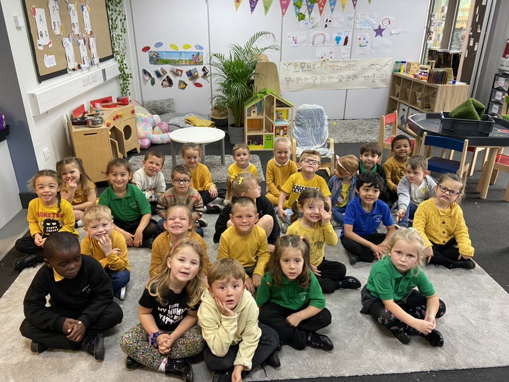 Hello yellow! What a shiny, happy group they are #WorldMentalHealthDay @KbaPrimary