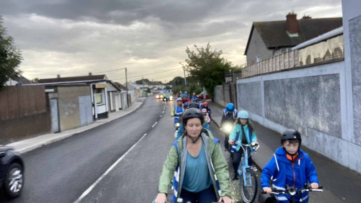 D12BikeBus's tweet image. Huge thank you to @gardainfo for supporting us on our route to school this morning. 

People driving please hold back, we’ll be gone in a minute