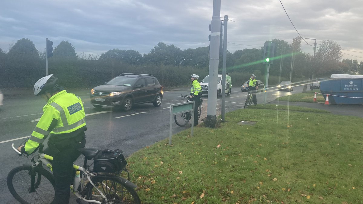 D12BikeBus's tweet image. Huge thank you to @gardainfo for supporting us on our route to school this morning. 

People driving please hold back, we’ll be gone in a minute