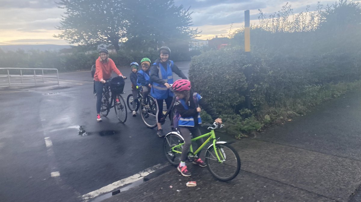 D12BikeBus's tweet image. Huge thank you to @gardainfo for supporting us on our route to school this morning. 

People driving please hold back, we’ll be gone in a minute