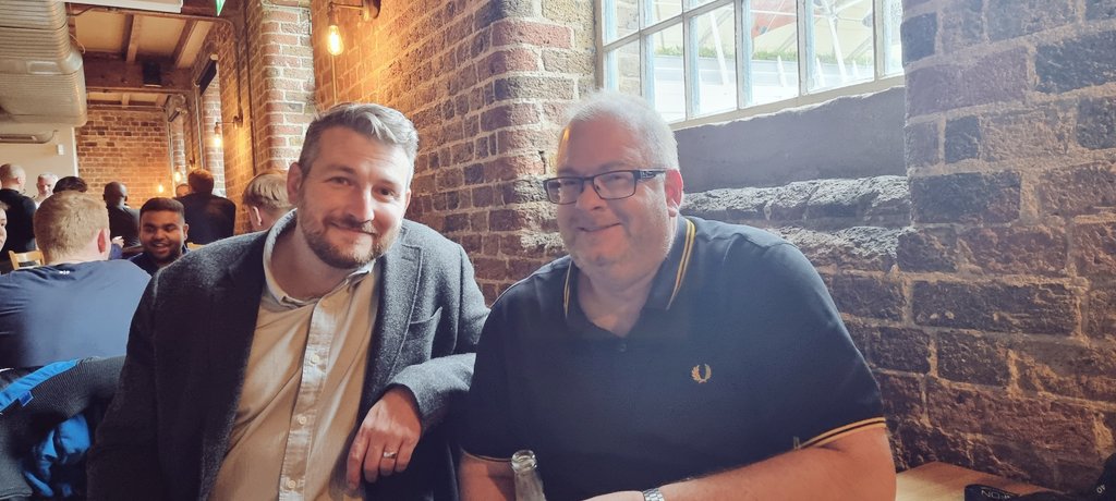 SammiBews's tweet photo. Beer O Clock 🍻🍻 SOZ @TurlingtonSmith @Chrisdinsdale6
@AdmHrv @nick_pidgeon
Ff JB/ Chris B/ Crispin.
UC Xpo 2021 completed it mate 👍 another hangover with these legends 😍 until AV awards 💋
#Avtweeps #AVlegends #SquadGoals #LaserA https://t.co/NkgMWr3WX6