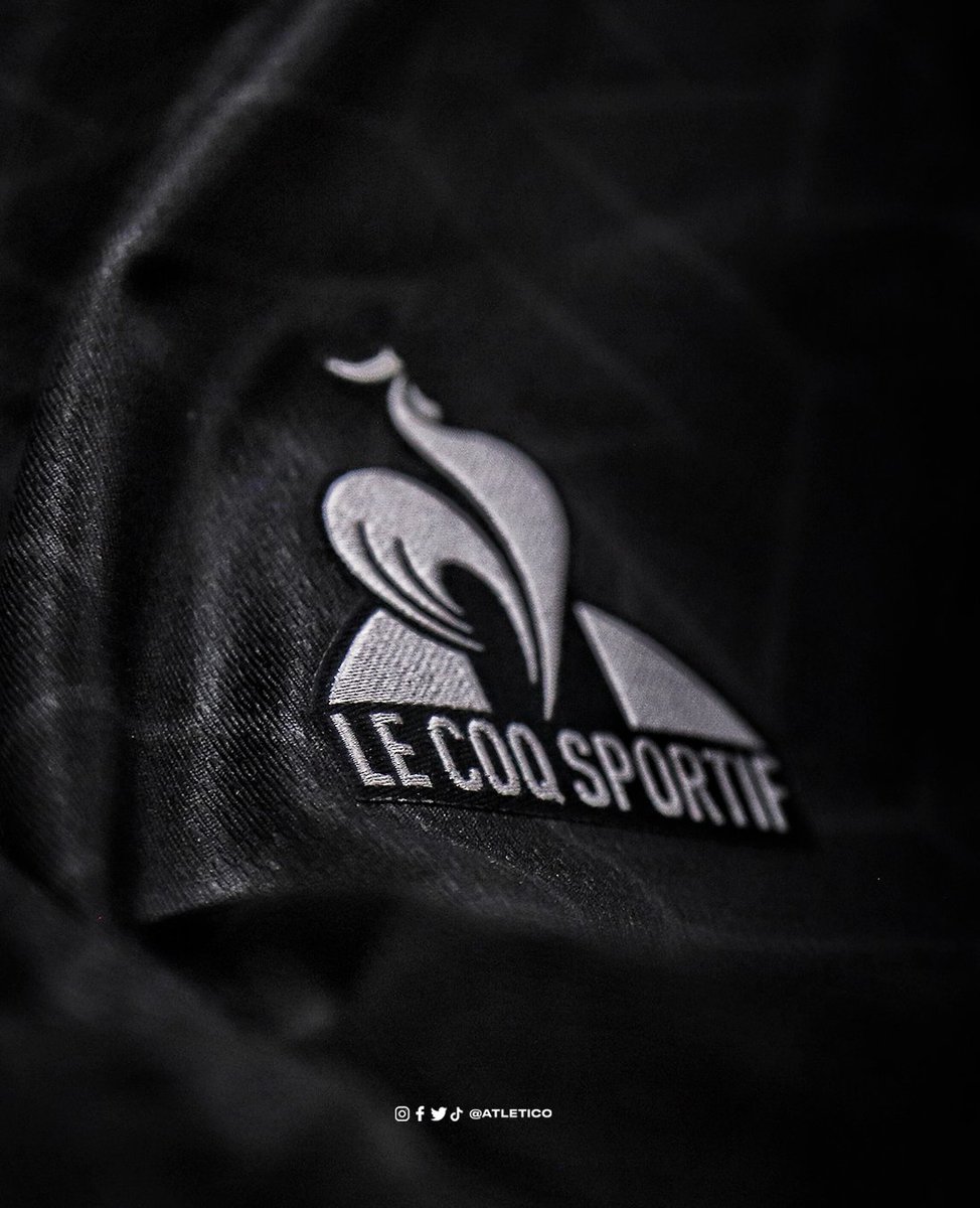 Atletico's tweet photo. 🖤 Em cada detalhe, um toque de classe... 🐔 #TrajeDeLuta3 https://t.co/tjw0pC6zRP