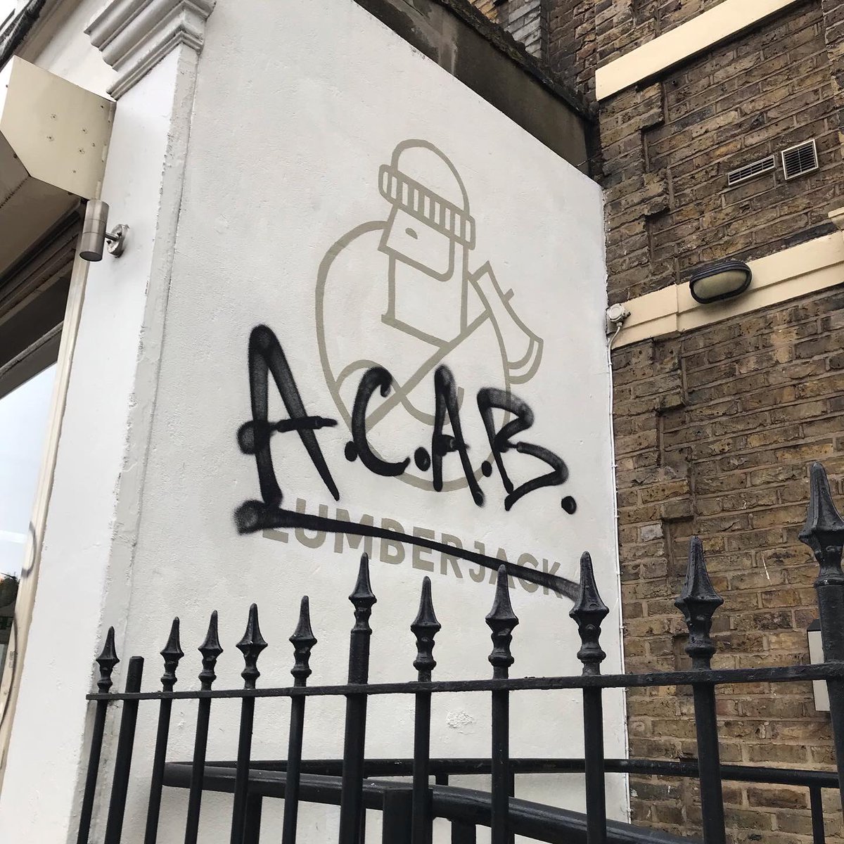 Lumberjack tweet media