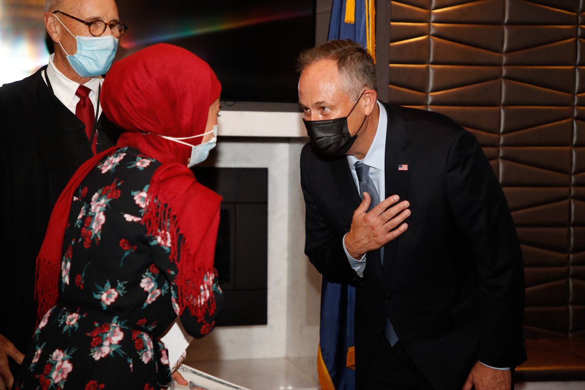 USCIS tweet picture