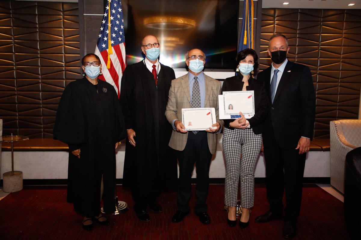 USCIS tweet picture