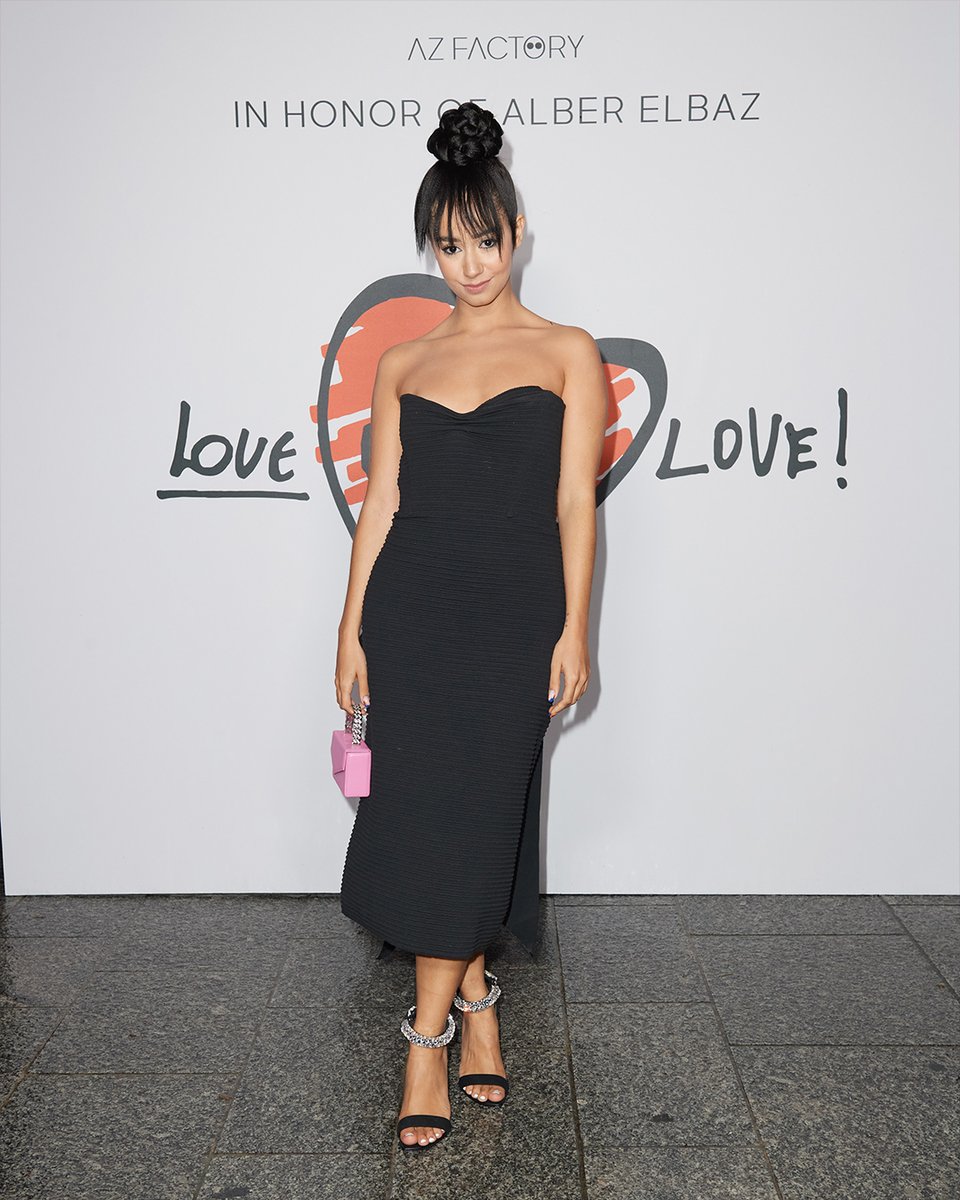 theAZFactory's tweet photo. Alber's fashion family joined us to honor his extraordinary legacy on Tuesday night. #LoveBringsLove #AZFACTORY #PFW #LenaMahfouf #DeclanChan #YuMasu #GuramGvasalia #DanielRoseberry @_ThebeMagugu_ https://t.co/FRxlyznJ2W