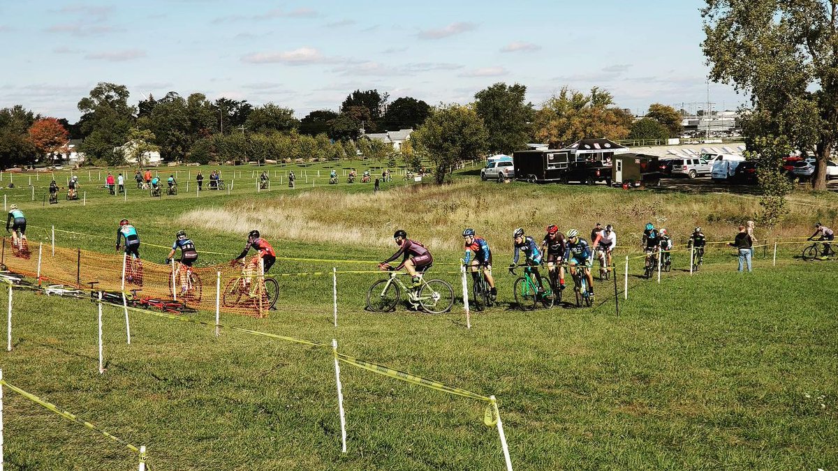 AAVCRacing's tweet photo. LESS THAN 1 WEEK ➡️ to register
For Detroit's ONLY #cyclocross race!
Consider this your official AAVC "invite" to the #detroitcx
⬇️⬇️⬇️
https://t.co/RKjV8LilJ9 https://t.co/FrmYrvnaKI