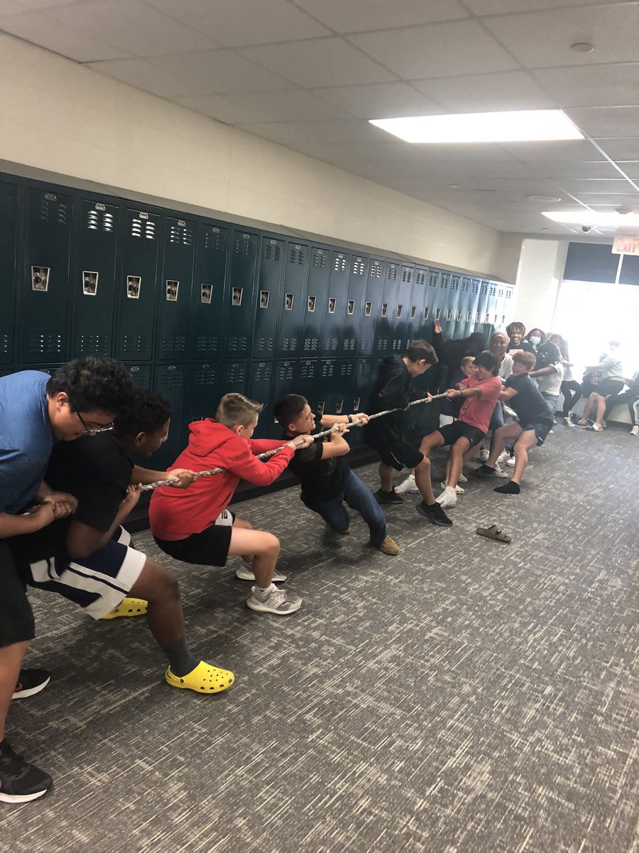 kruckercoog's tweet photo. @briscoe_eagles Revolutionary War Time, pulling out some old tricks.Battle of Saratuga-war, representing the turning point and getting help from France!
#bagotricks #getoutofyourdesk #learningisfun #historyalive https://t.co/IFJPyYmaB9