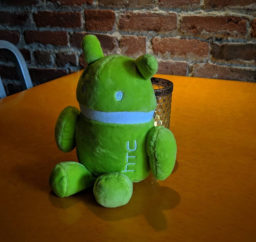 LorrieMizuko's tweet photo. It's 10:08 so wanted to wish #TeamHTC a very Happy HTC Day! @htc #HTCDay https://t.co/Sc2t9kLn28