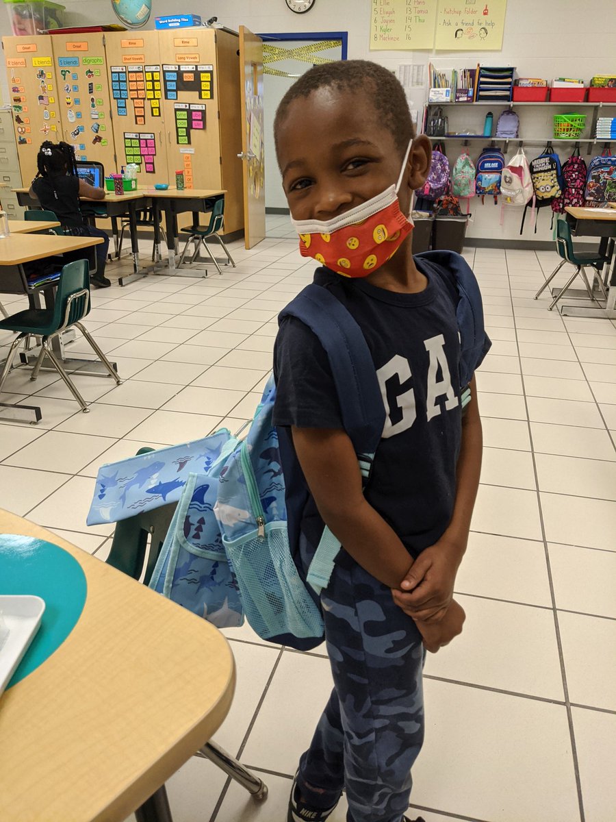 BeckyRawls18's tweet photo. When a drink explodes in your backpack and you need a new one! You are so proud and want to show it to everyone! It even comes with a water bottle! #learningtofly #thanksfordonations  @kjdrosinos @B4wdfocused @dspringses @VBTitleI https://t.co/TQP8r86juE