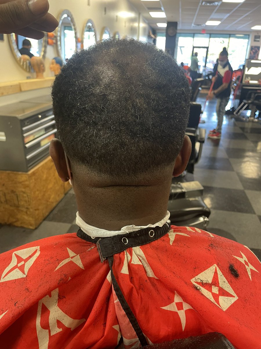 ReseBladez8's tweet photo. #studentbarber 1st couple heads ever🤷🏽♂️ ain’t perfect but i see my potential fashoo https://t.co/aPXLIniAOl