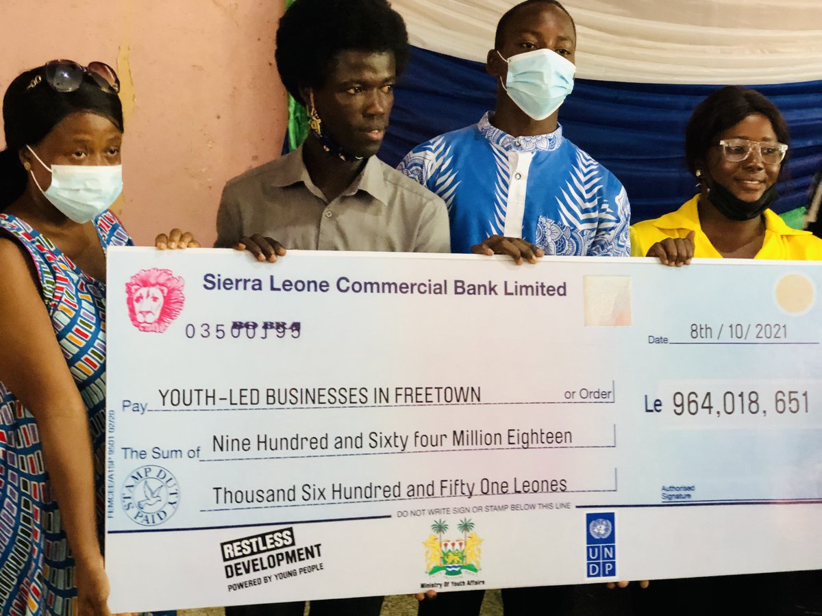 RestDevSalone's tweet image. Navigating the COVID-19 crisis requires significant changes in businesses. This 187 youth-led businesses received business management training alongside the grant to increase their resilience to changed consumer behaviors and operational climate.
#COVID19andSDGs
#YouthPowerHub