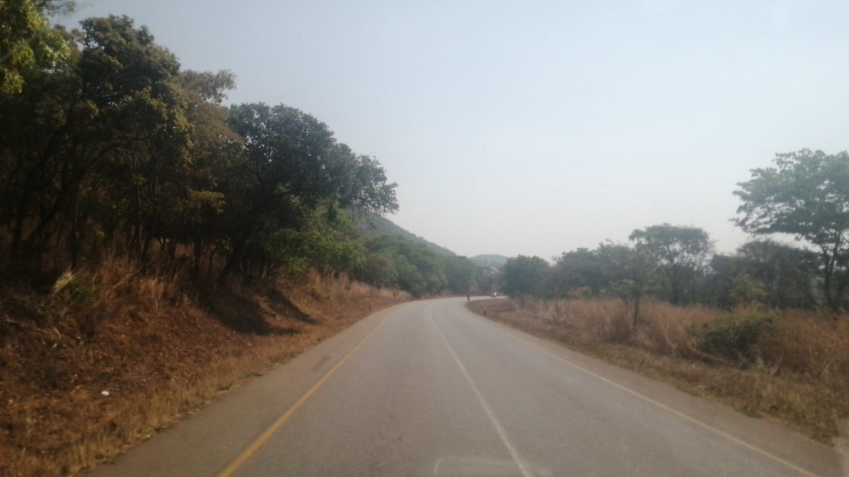 MashaMaisha's tweet photo. Zambian citizens lie when they say they love Zambia. What's to love besides Vic Falls and Lusaka? Be honest about this. Your country is 97% rural. Bad food. Bad roads. Corrupt officials. Your country looks and feels like a clip from an American movie depicting how poor Africa is. https://t.co/bXgj4EuBMw