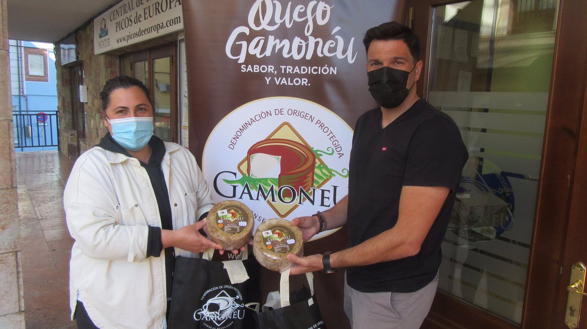 La Denominación de Origen del Gamoneu colabora con el ALTO SELLA. 

<a href="/DOPGamoneu/">DOP Gamonéu</a> dona dos quesos de #Gamoneu para la prueba que se disputa este fin de semana.  

⌚️Domingo a las 16:30 salida de LA LLONGAR 

Producto 100% #CangasDeOnis