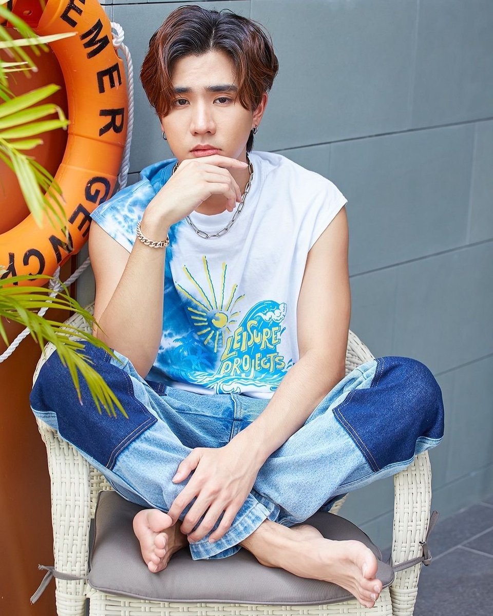 OfvMQc3Quqe279A's tweet photo. @MagazineHug @perthppe As Chinese fans, we haven't received the magazine we bought because of the epidemic, but our heart of supporting Perth will never change!
#HugmagxPerth #PerthTanapon #KDPPE https://t.co/6IzhcRMeeK