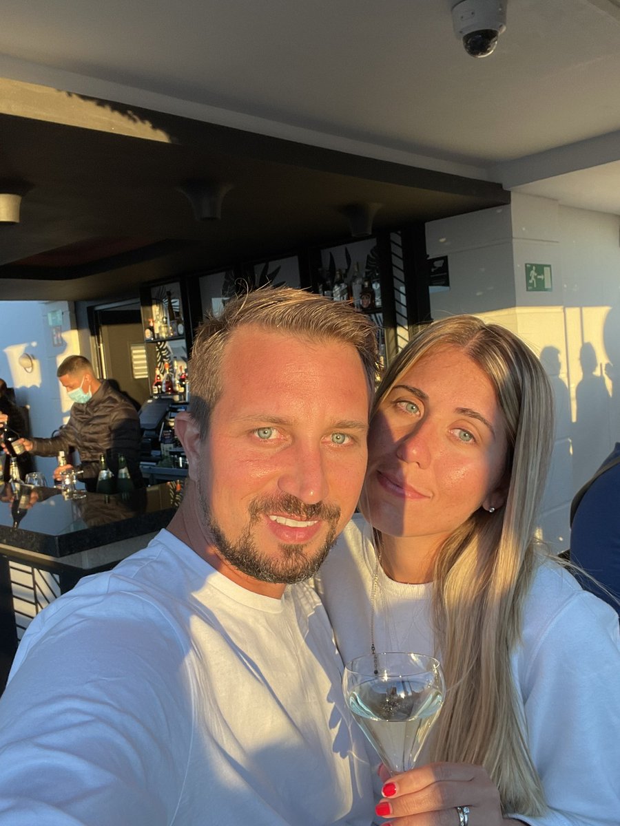 Hoy cumplimos 6 meses de casados <a href="/AlanaHurd/">Alana Hurd</a> y yo!!! Te amo esposa ❤️❤️