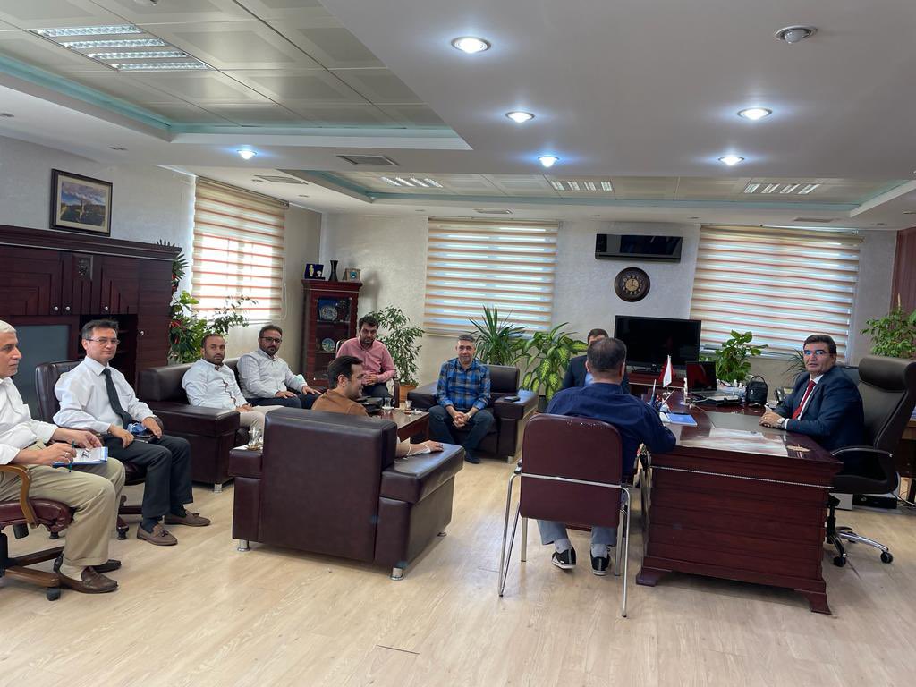 sanliurfamimod's tweet photo. Gelir İdaresi Başkanı Sn. Seyit Tekin’i makamında ziyaret ettik. Alanında uzman, şehrin sosyolojisini oldukça iyi okuyan, işini seven, oldukça sıcak ve samimi muhabbetlerini, şehrimiz adına bir kazanım olarak görüyoruz. @HMBakanligi @Abdullah_Erin47 @karadagferhatt +++ https://t.co/5Js0dA7TNK
