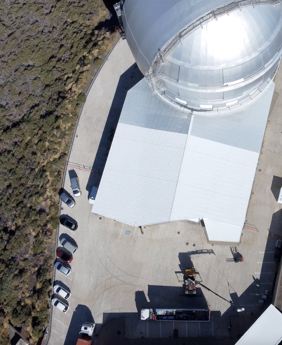 Recibimos esta semana a Mecánicas Bolea para la instalación en el telescopio de la plataforma elevadora de mantenimiento de los focos Cassegrain doblados dentro del proyecto “Ampliación del equipamiento del Gran Telescopio de Canarias Fase 2” #fondosFeder @agenciaiisi #ICTSNews