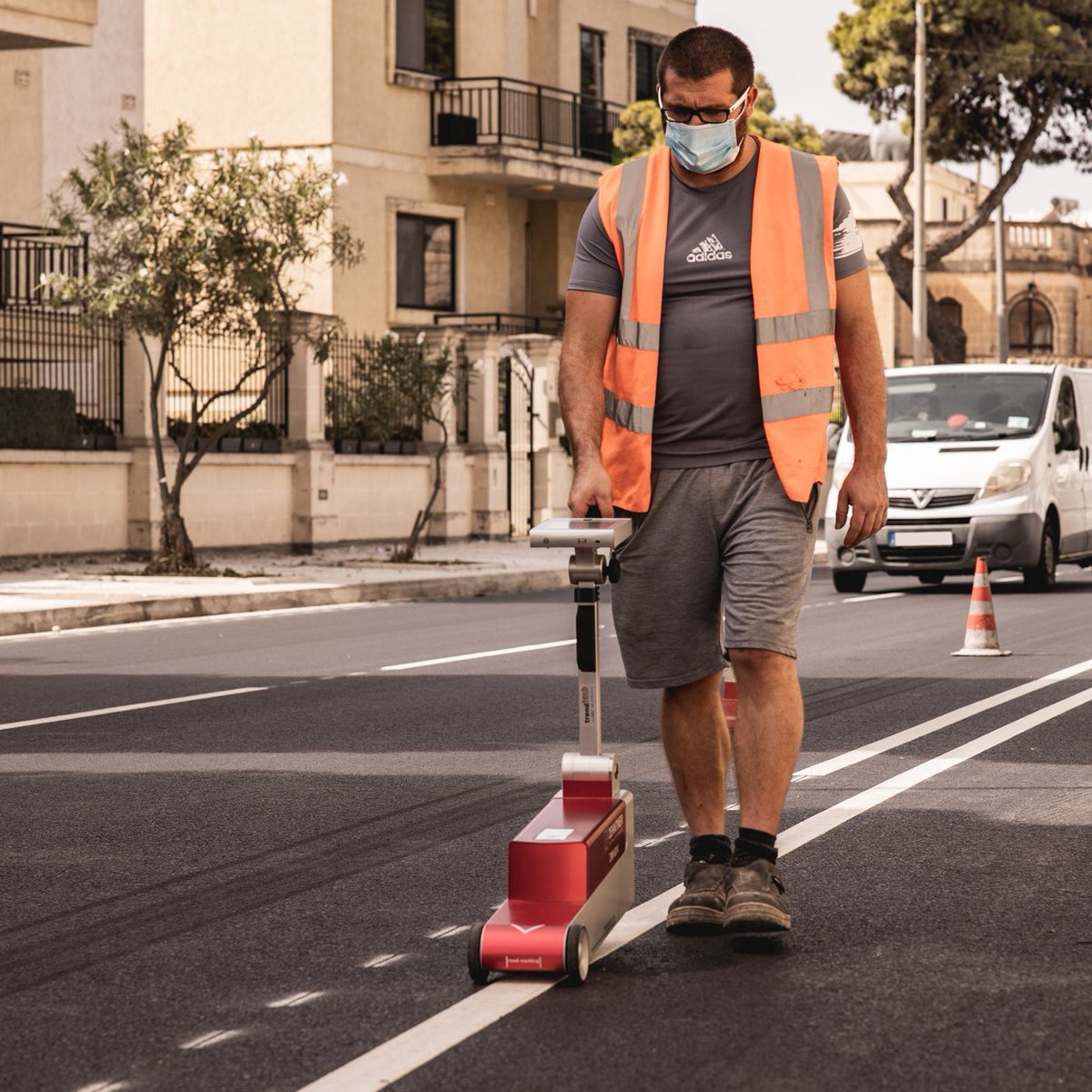 InfraMalta's tweet photo. ๐ทโโ๏ธ Testing the road marking retro-reflectivity of new #CentralLinkProject roads, to ensure they meet applicable day and night visibility and #roadsafety standards. Final works of this project in progress. #UpgradingYourRoadNetwork https://t.co/K56BeEpLhf