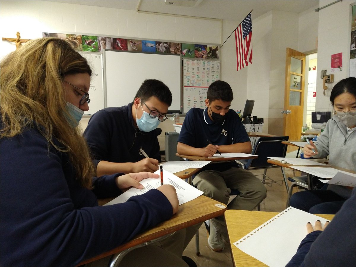 ACHSCougars's tweet photo. NO CALCULATORS HERE - our Math team had their first meet of the season this week! The team was challenged with problems on geometry, linear equations, pythagorean relations in rectilinear figures and more. Keep up the great work! #MathMeet #GettingTheirMathOn #NoCalculatorsNeeded https://t.co/3xR6suBXFk