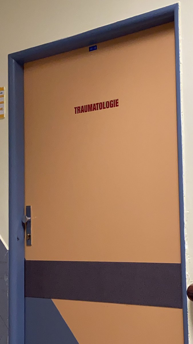 zzbackgammon's tweet image. good to have this door near the waiting room