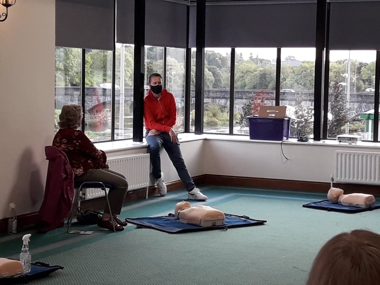 CRYIre's tweet photo. Last weekend the Kevin O'Flynn Fundraising Group completed their final CPR Training Day in Fermoy which saw 8 people from #Fermoy trained in CPR.

Their work is complete &amp; the remainder of funds raised - €450.00 was donated to https://t.co/C9g4xkCiyv.

#RememberingKevin 💙 https://t.co/BxJksMGVUq