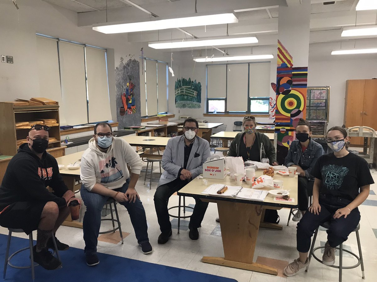 Holliston Public School’s District Visual Arts Stars working together to provide our students with the best art experience. <a href="/FredMillerHPS/">Miller Elementary</a> @elinares816 <a href="/SKustka/">S</a>