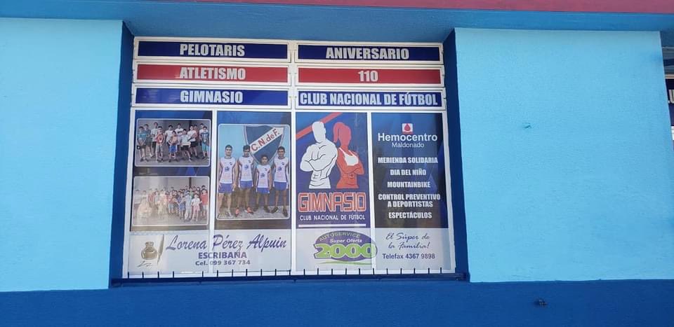 sdidelyi's tweet photo. En las vísperas de su centésimo décimo año de vida, El Club Nacional de Sarandí del Yi en su “Octubre tricolor, 110 años de gloria”, acondiciona y ornamenta su fachada. 
Desde ya, Felicitaciones bolso del Yi. https://t.co/7k0RBHuvvm